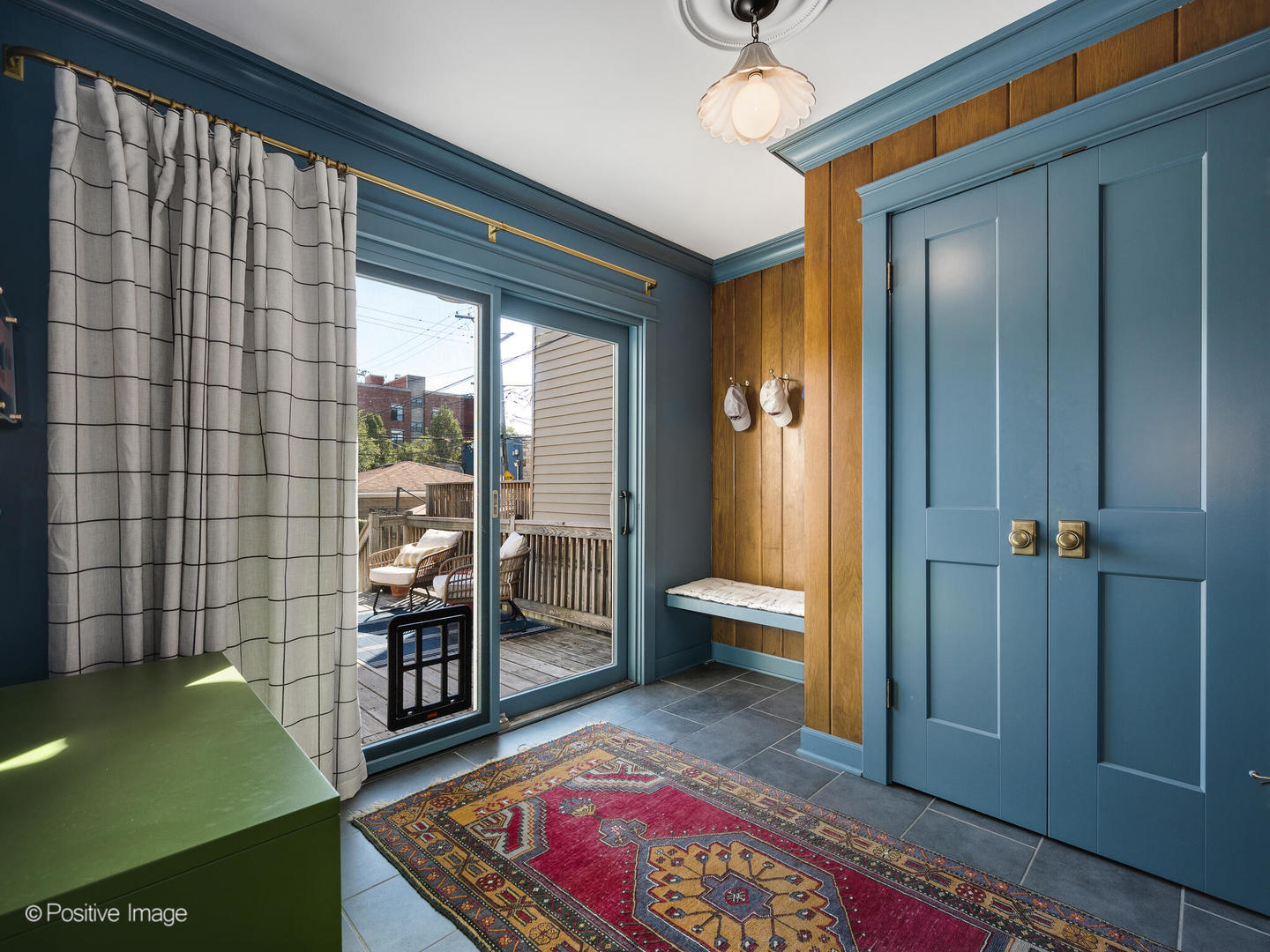 4017 N Whipple Street