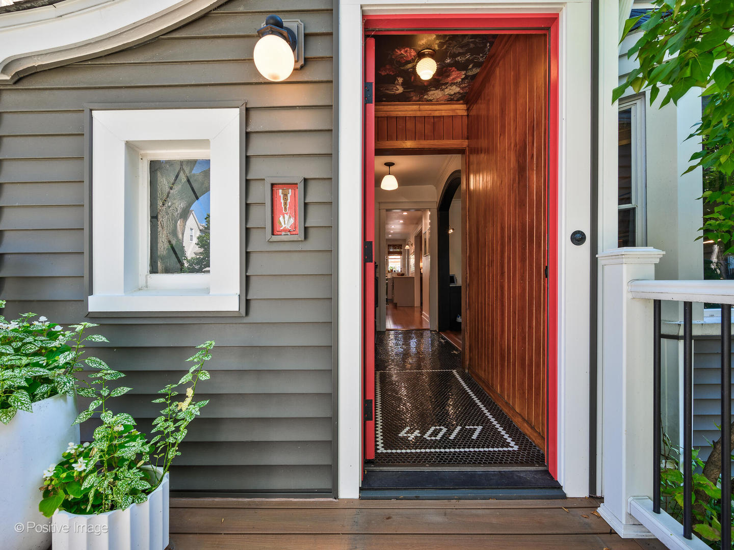 4017 N Whipple Street