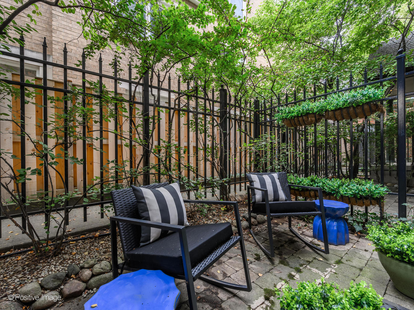 2500 N Seminary Avenue Unit: 3W