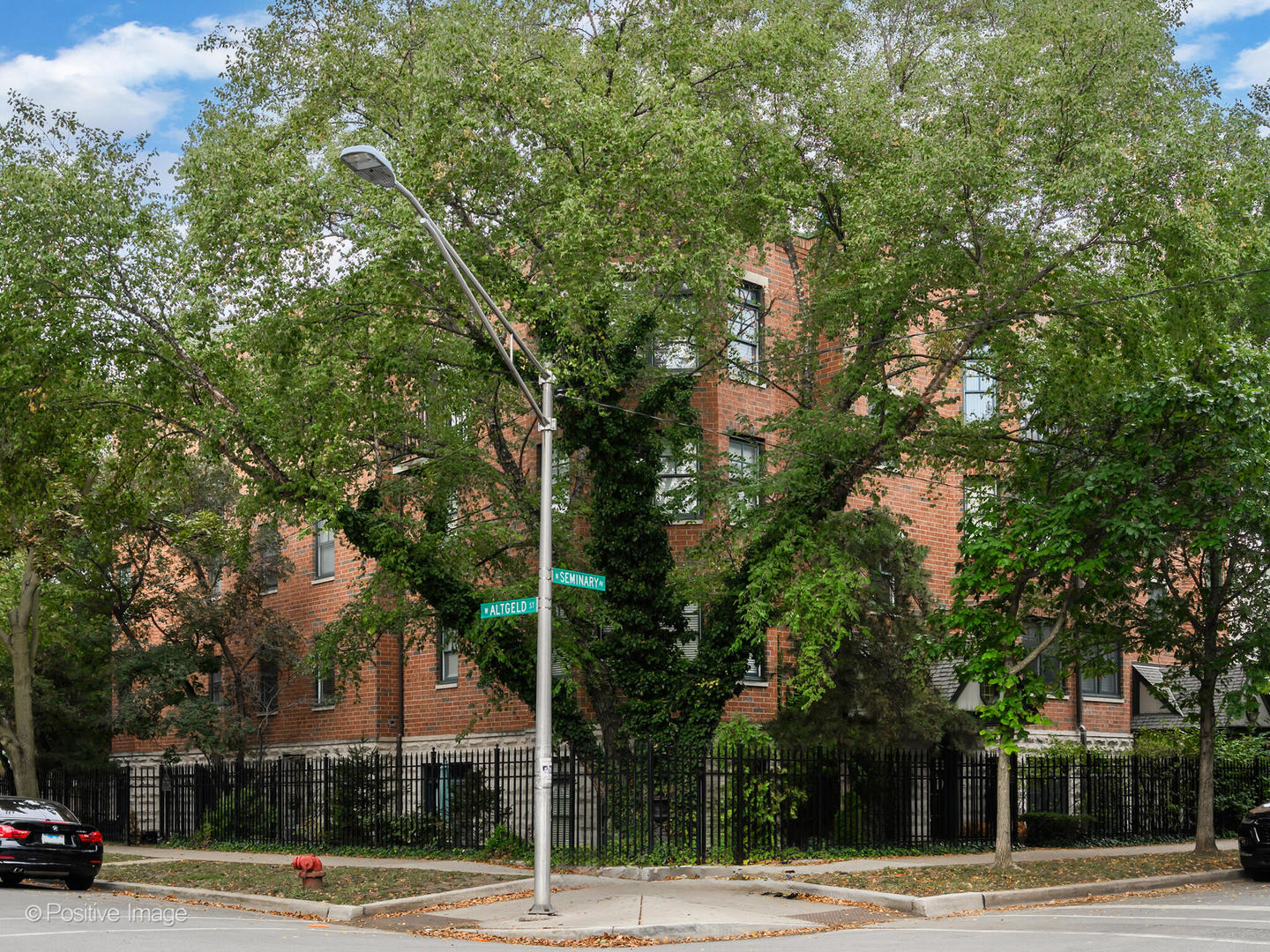 2500 N Seminary Avenue Unit: 3W