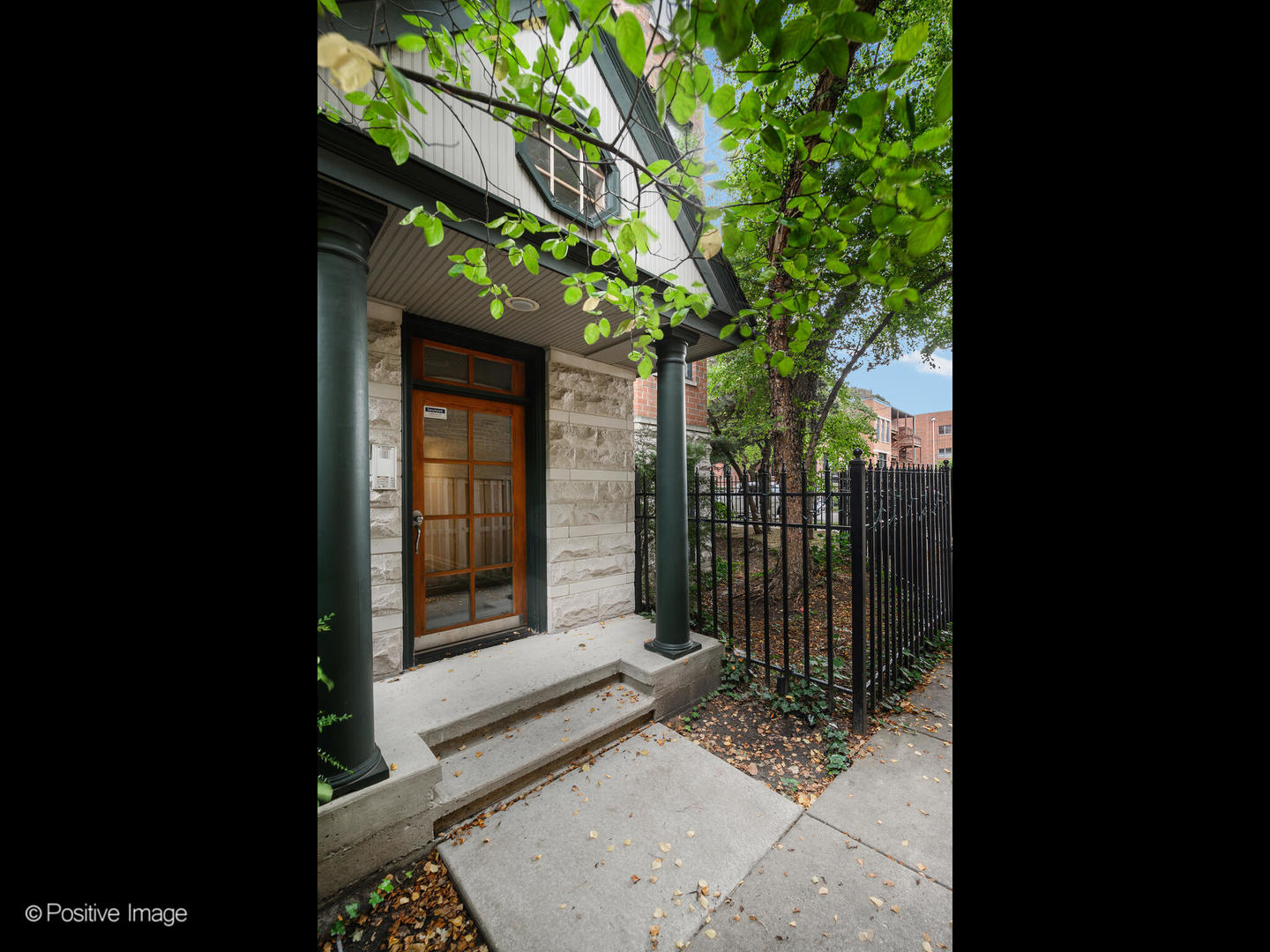 2500 N Seminary Avenue Unit: 3W