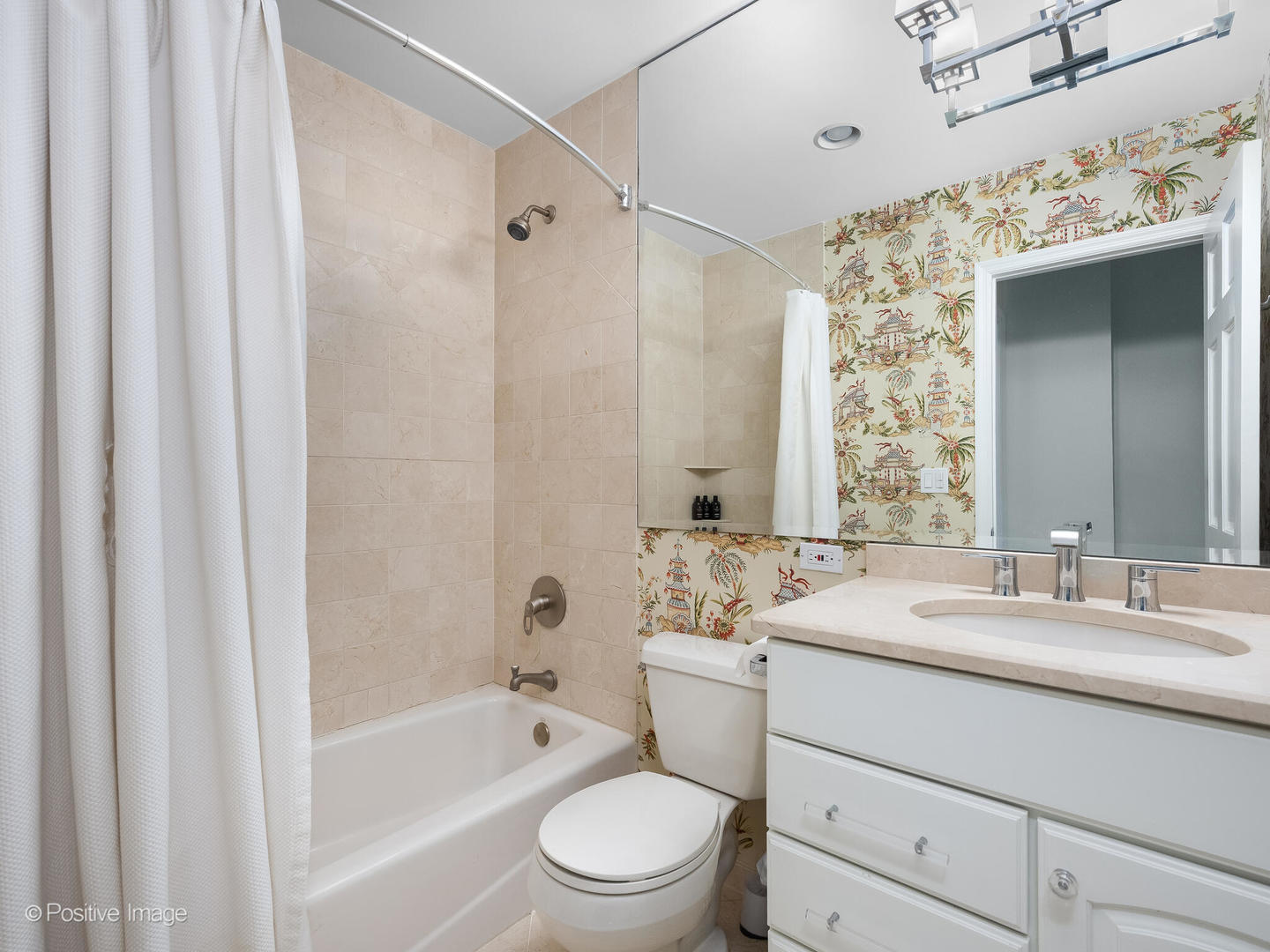 2500 N Seminary Avenue Unit: 3W