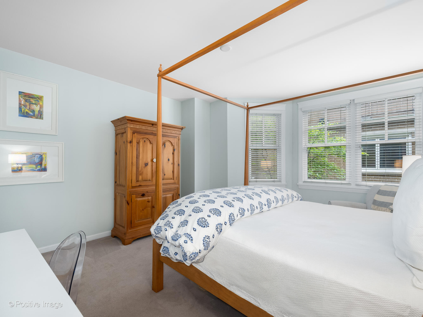 2500 N Seminary Avenue Unit: 3W