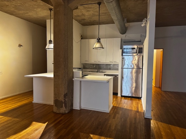 110 N Peoria Street Unit: 306