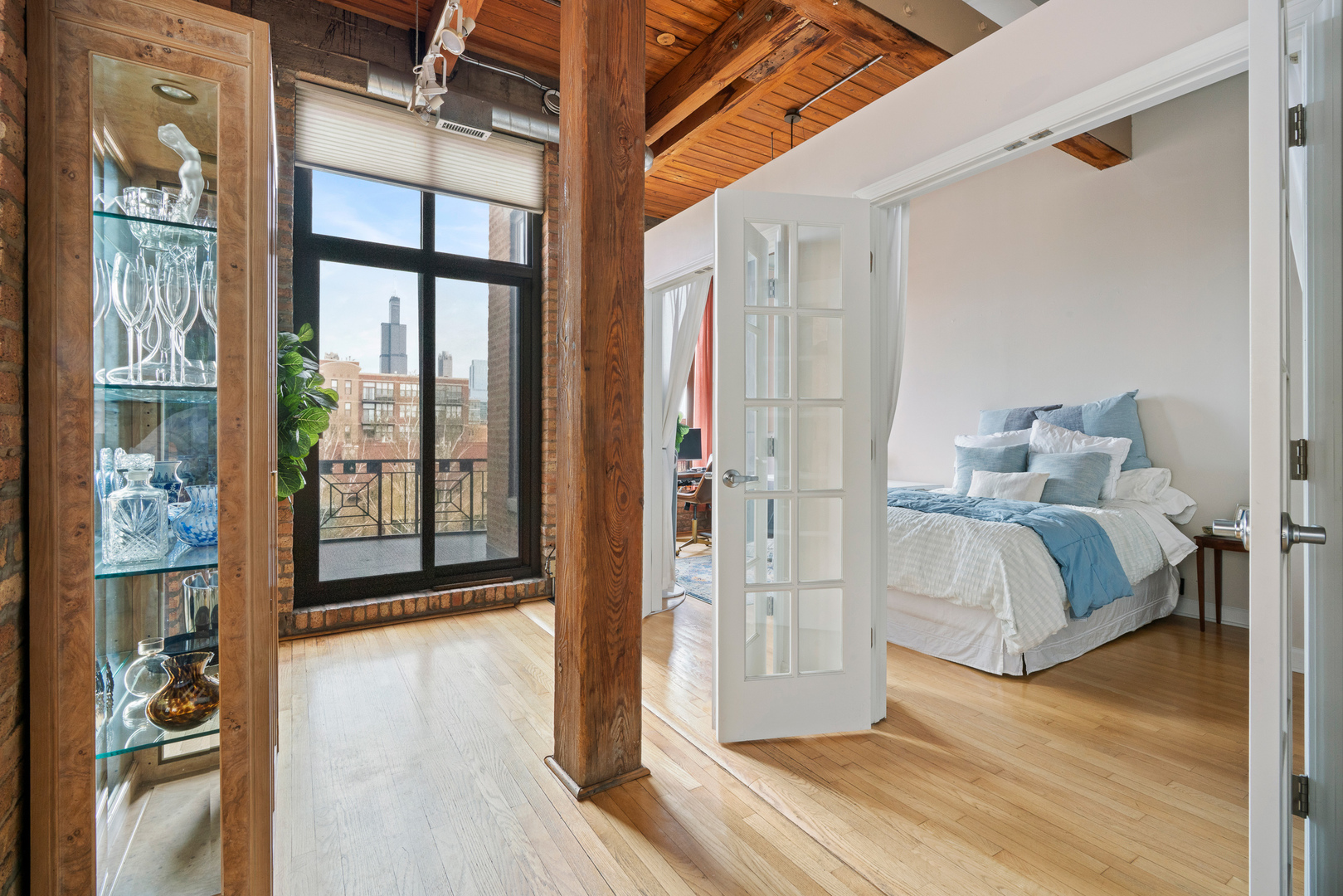 1330 W Monroe Street Unit: 410