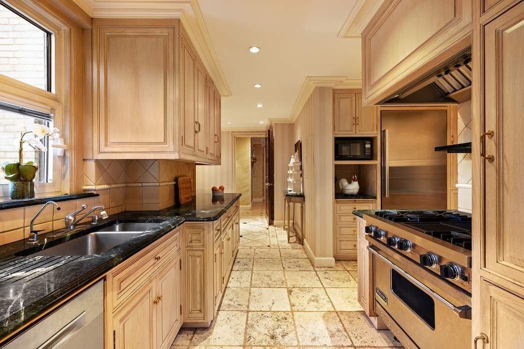 133 E 64th Street 6B