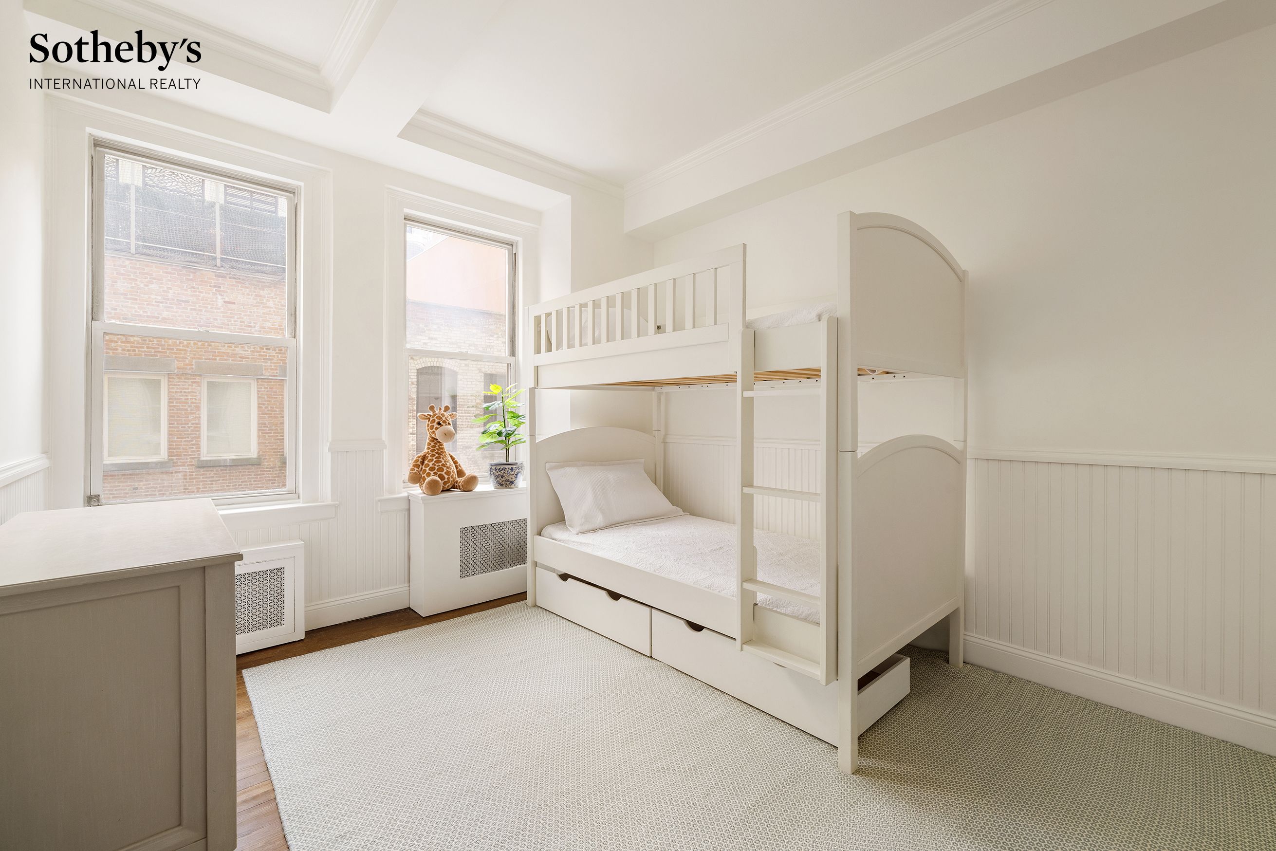 155 E 72nd Street 2D