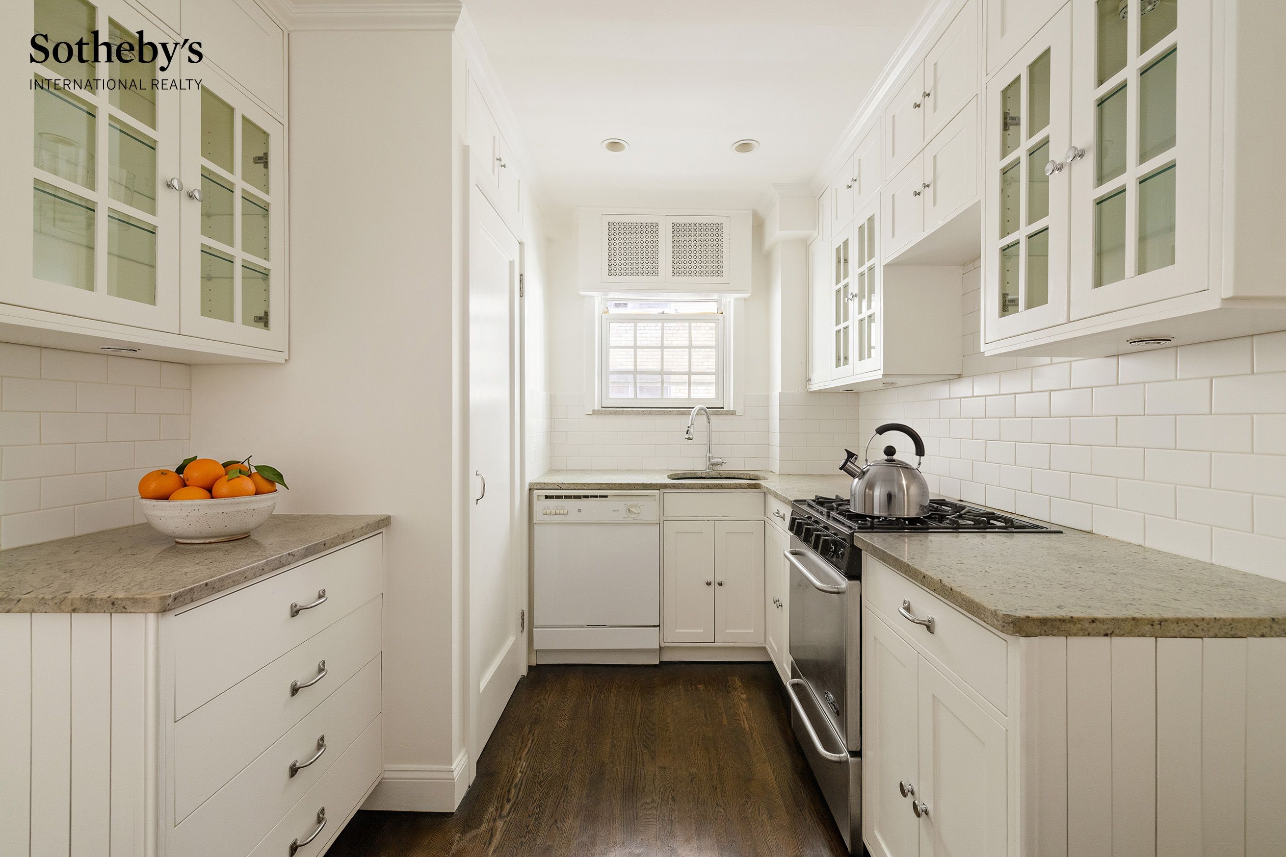 155 E 72nd Street 2D