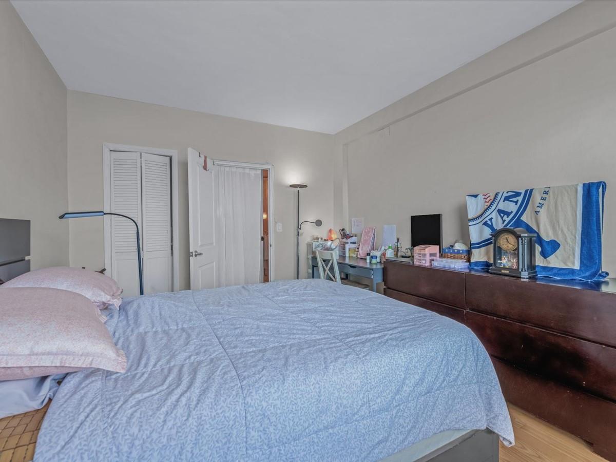 99-05 63rd Drive Unit: 7R