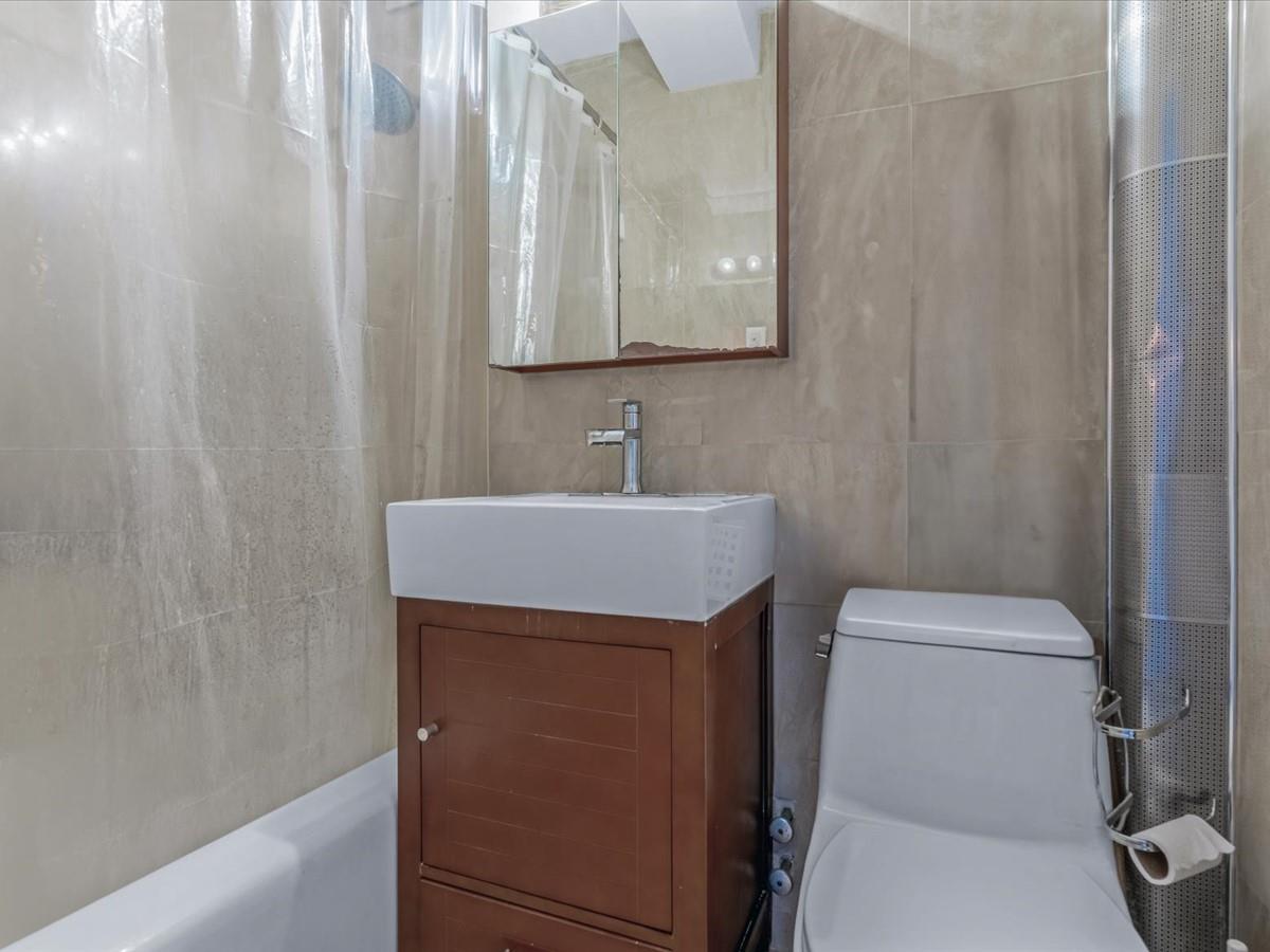 99-05 63rd Drive Unit: 7R