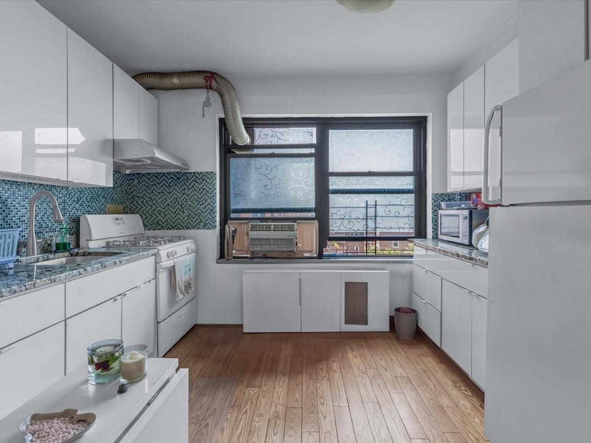 99-05 63rd Drive Unit: 7R