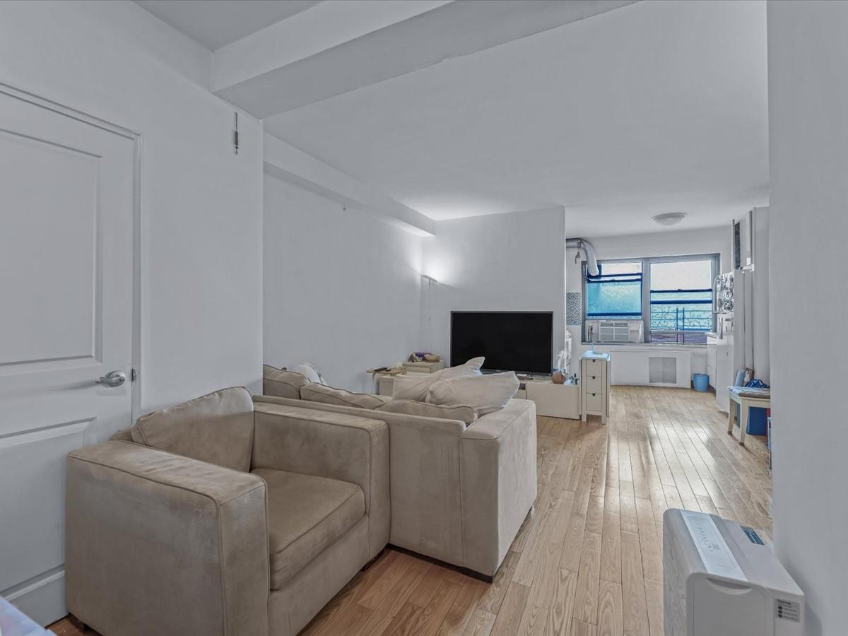 99-05 63rd Drive Unit: 7R