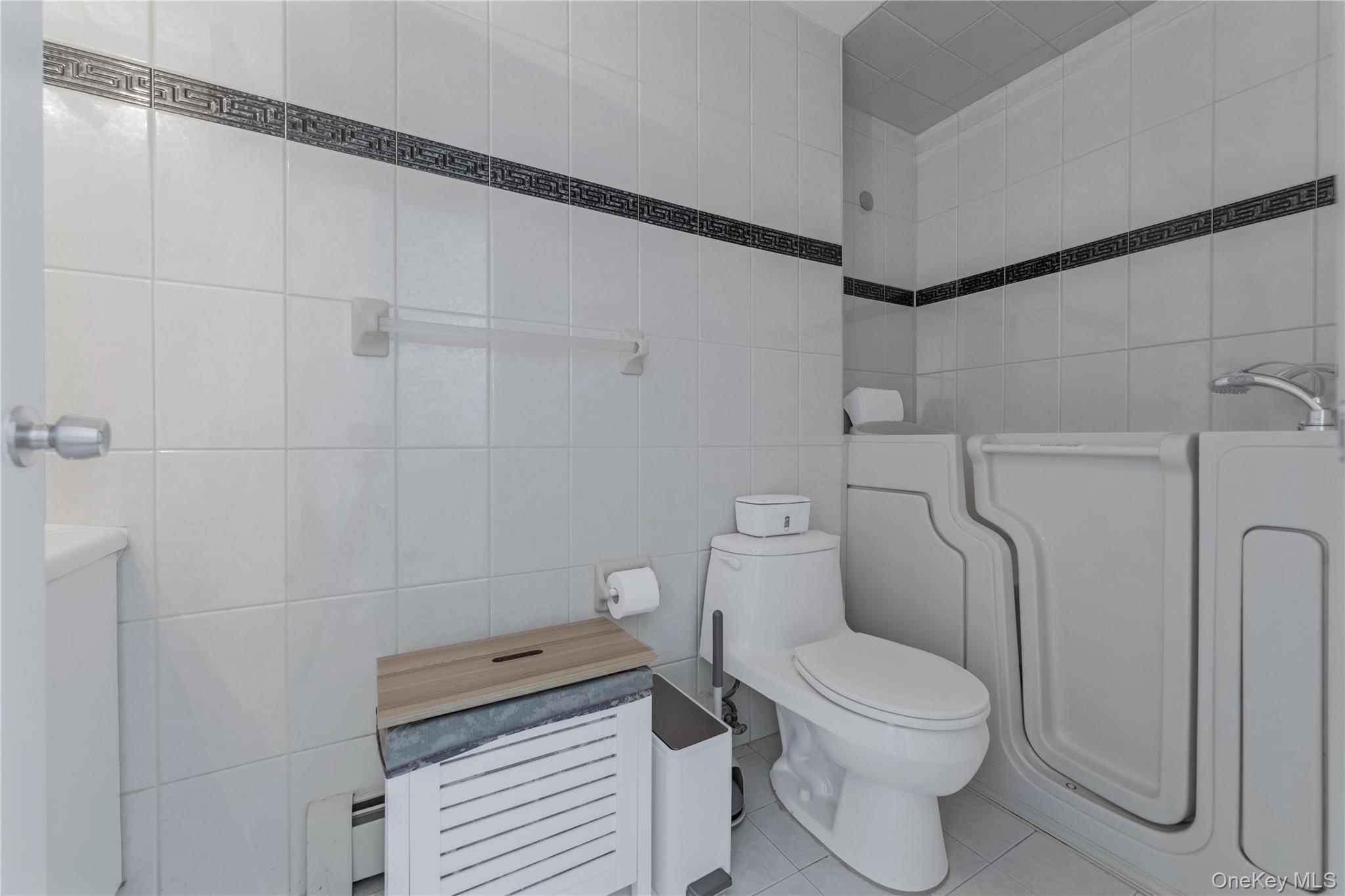 15405 Riverside Drive Unit: 12B