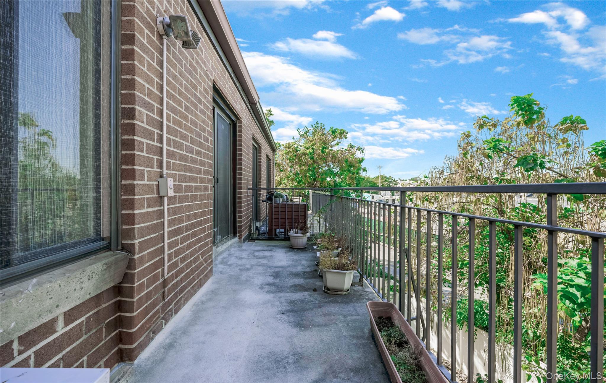 15405 Riverside Drive Unit: 12B