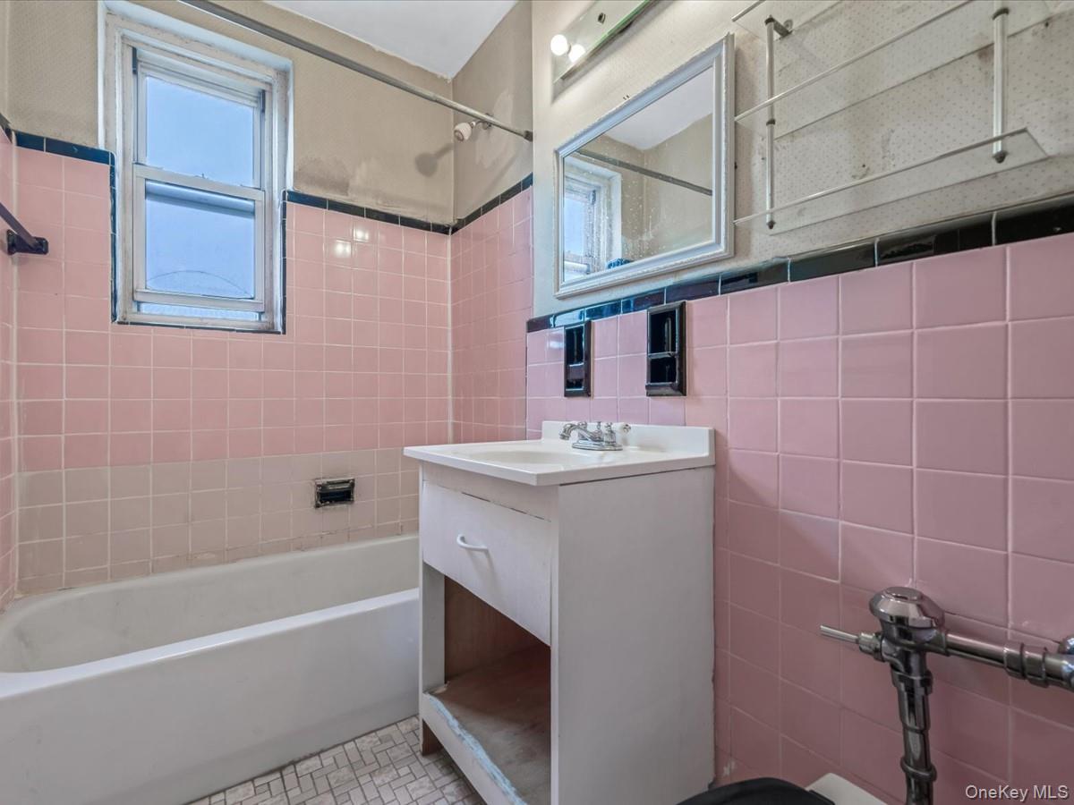 2625 Union Street Unit: 6A