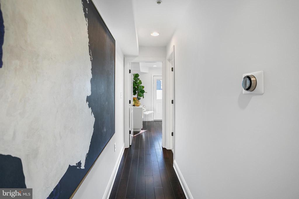 1433 K St SE #202