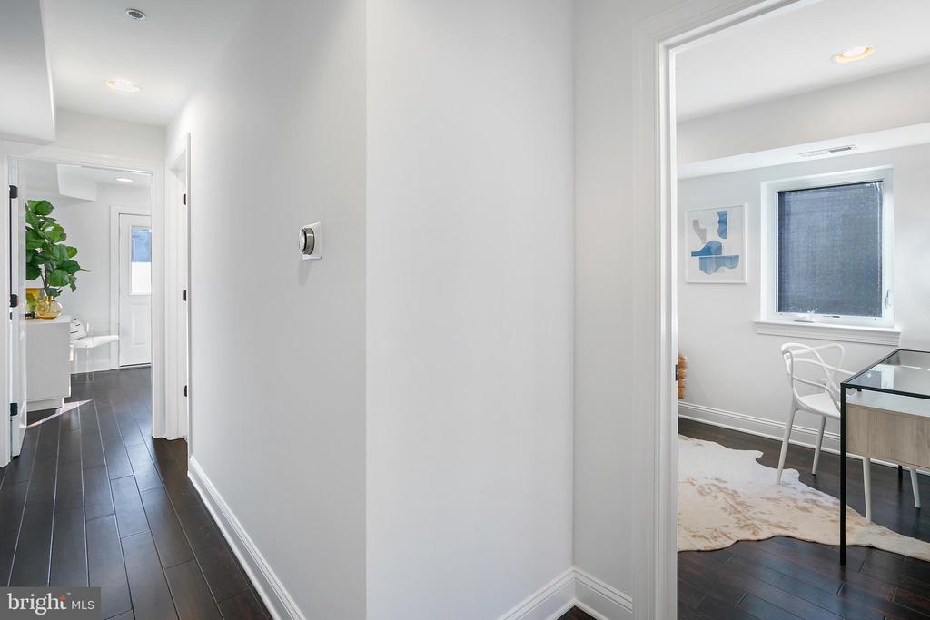 1433 K St SE #202