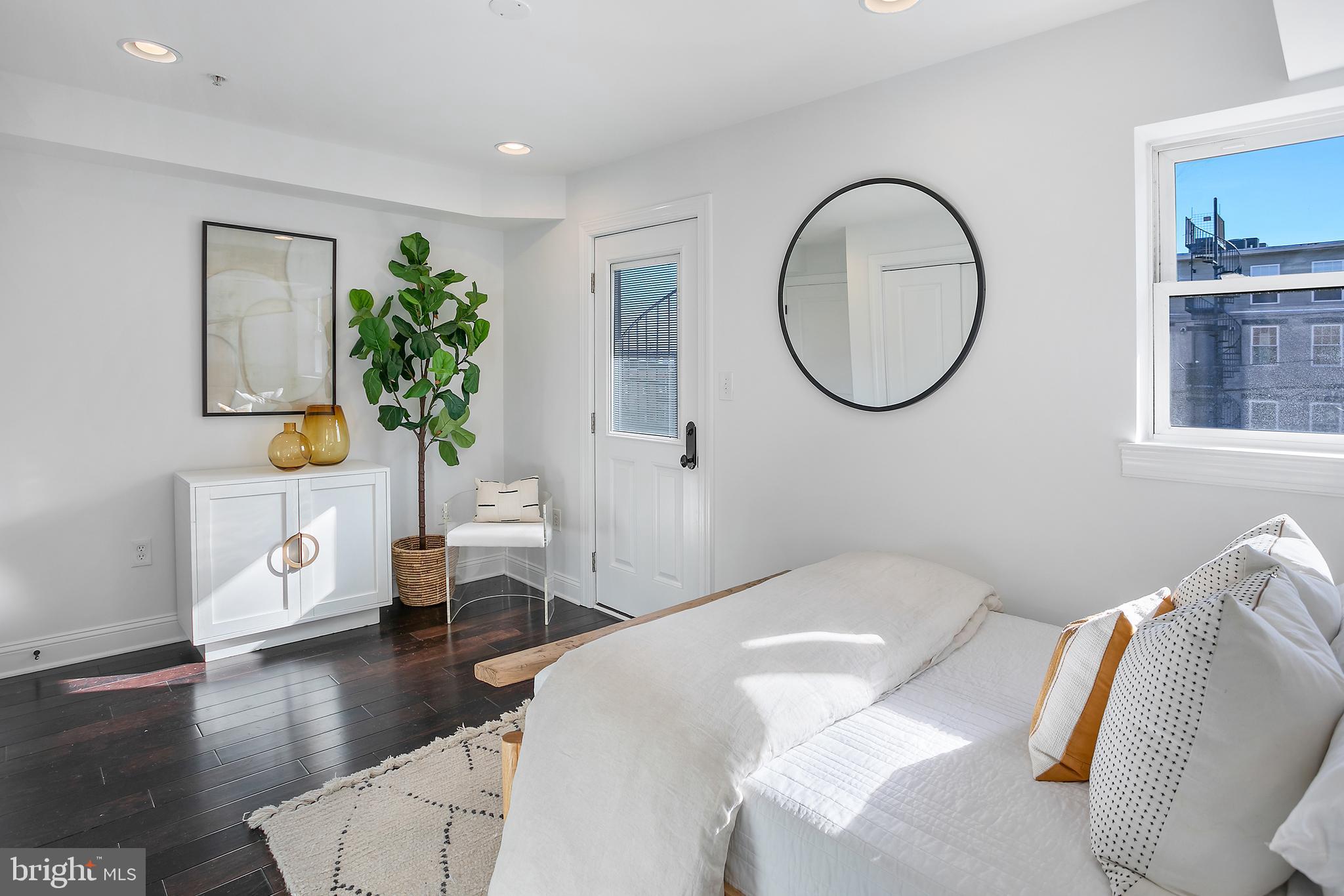1433 K St SE #202