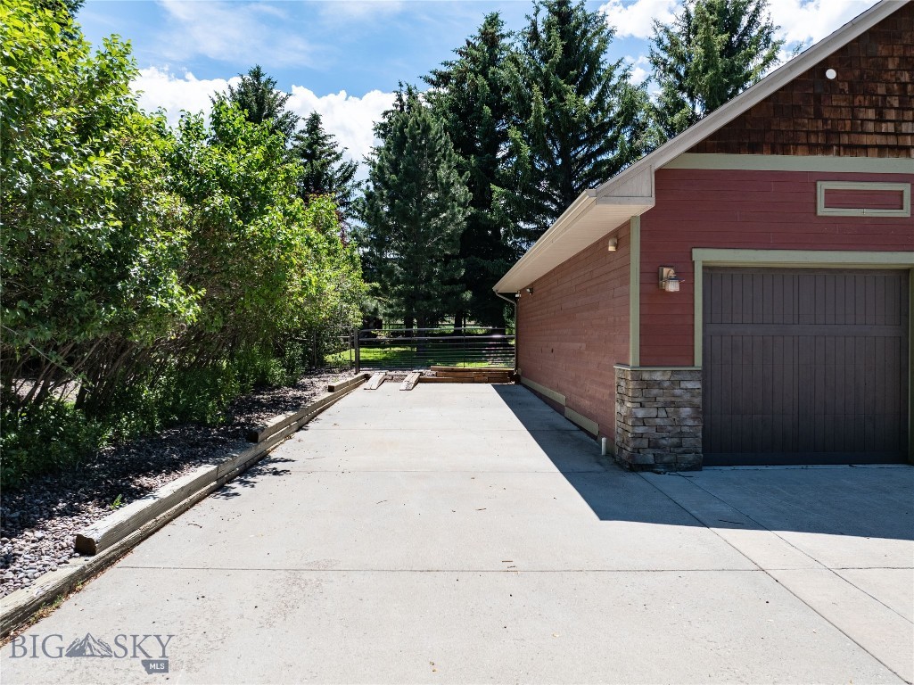 78 Hitching Post Road