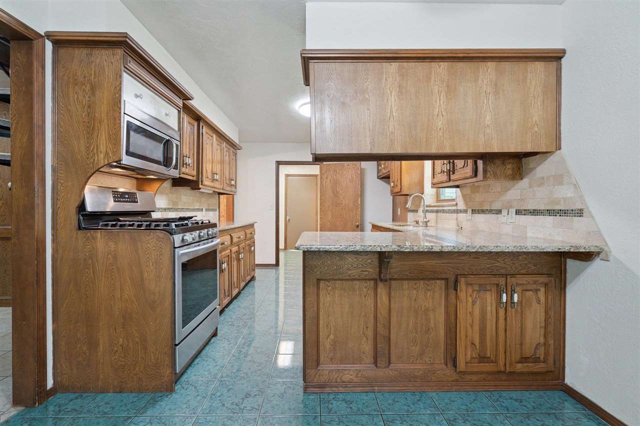 2813 NE Shelter Creek Dr