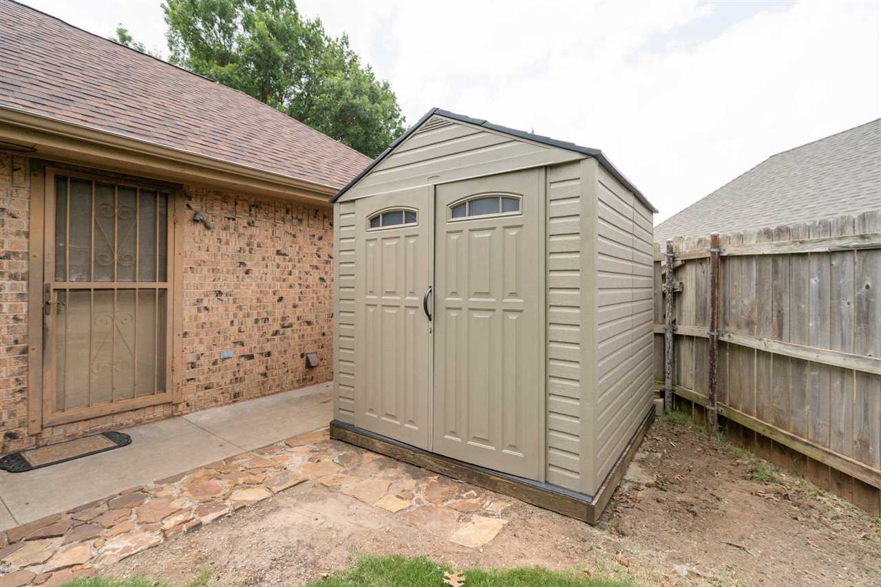 2813 NE Shelter Creek Dr