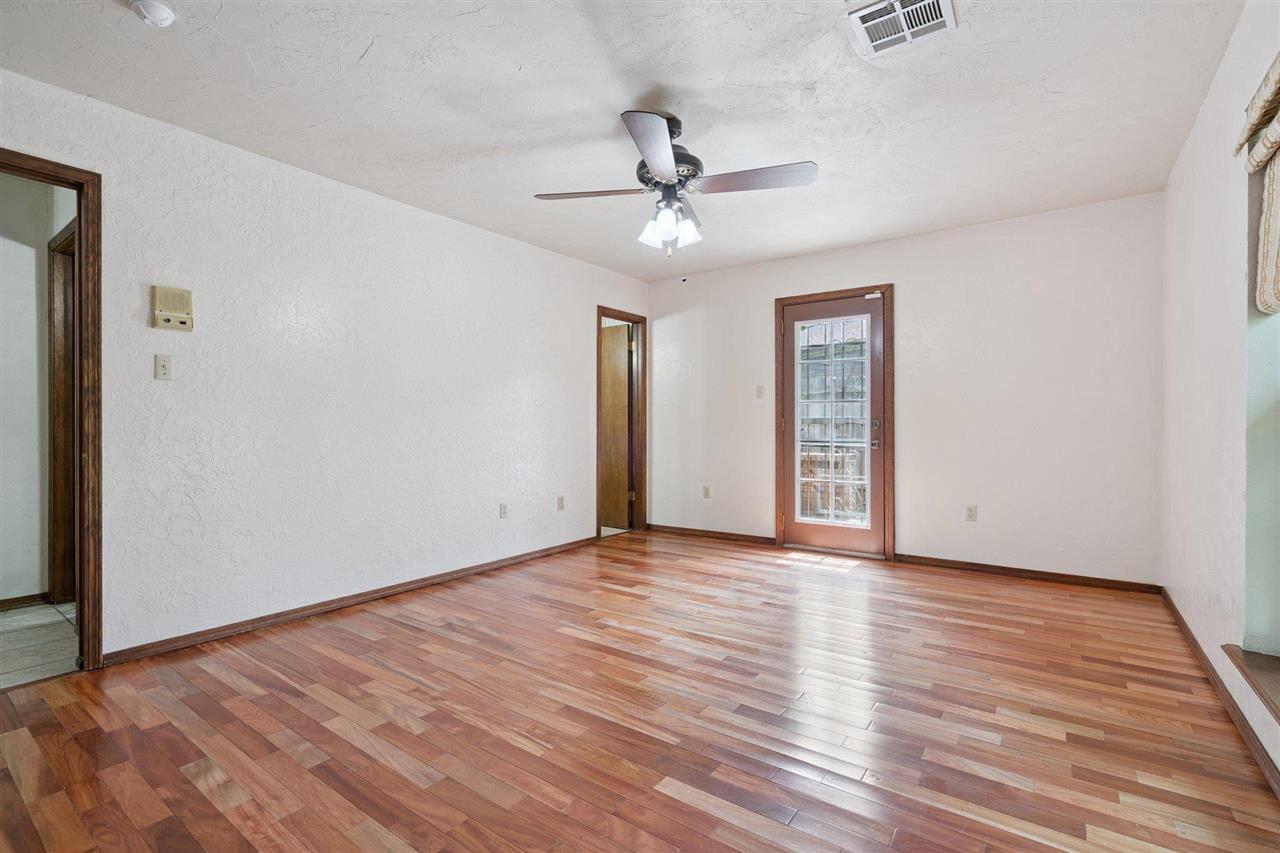 2813 NE Shelter Creek Dr