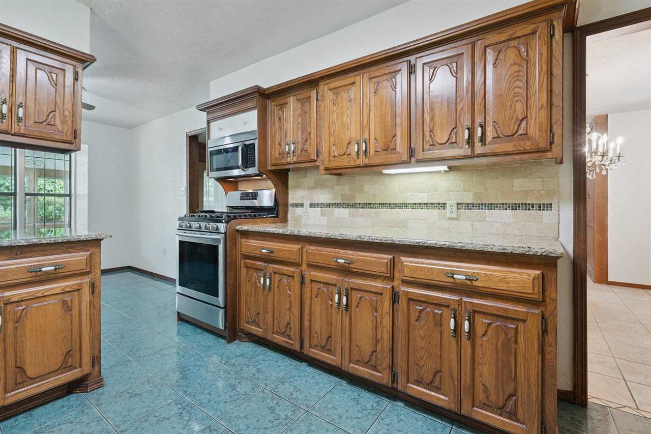 2813 NE Shelter Creek Dr