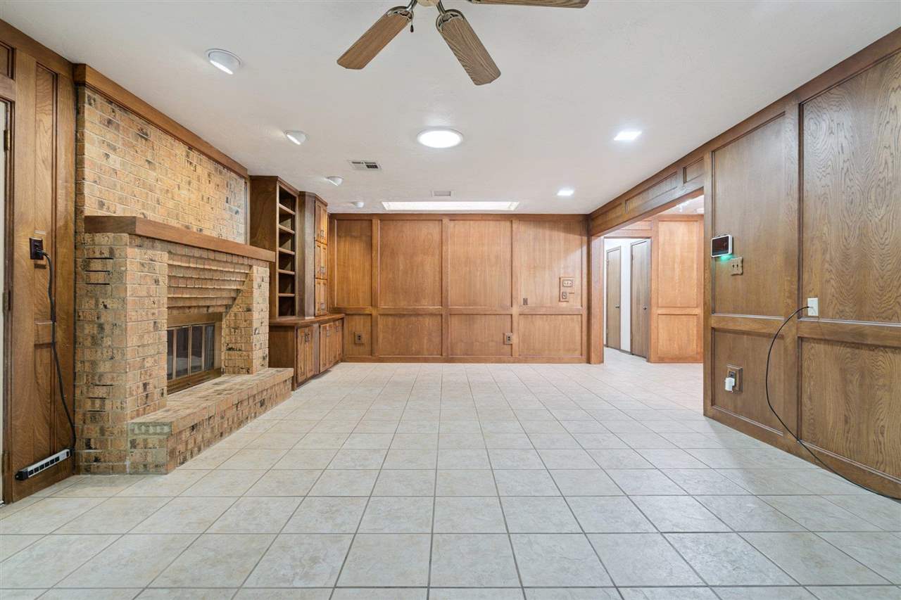 2813 NE Shelter Creek Dr