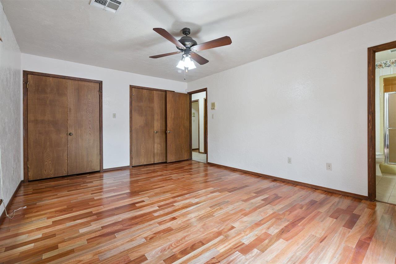 2813 NE Shelter Creek Dr
