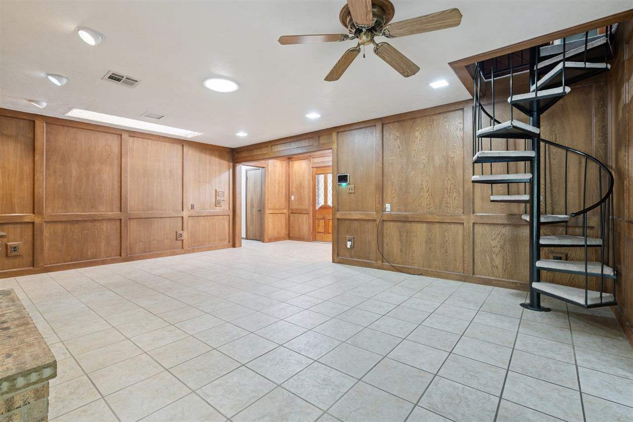 2813 NE Shelter Creek Dr