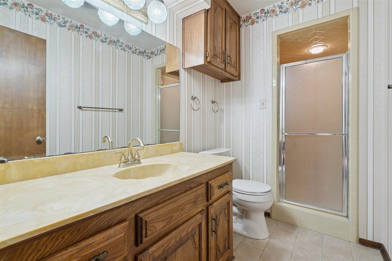 2813 NE Shelter Creek Dr