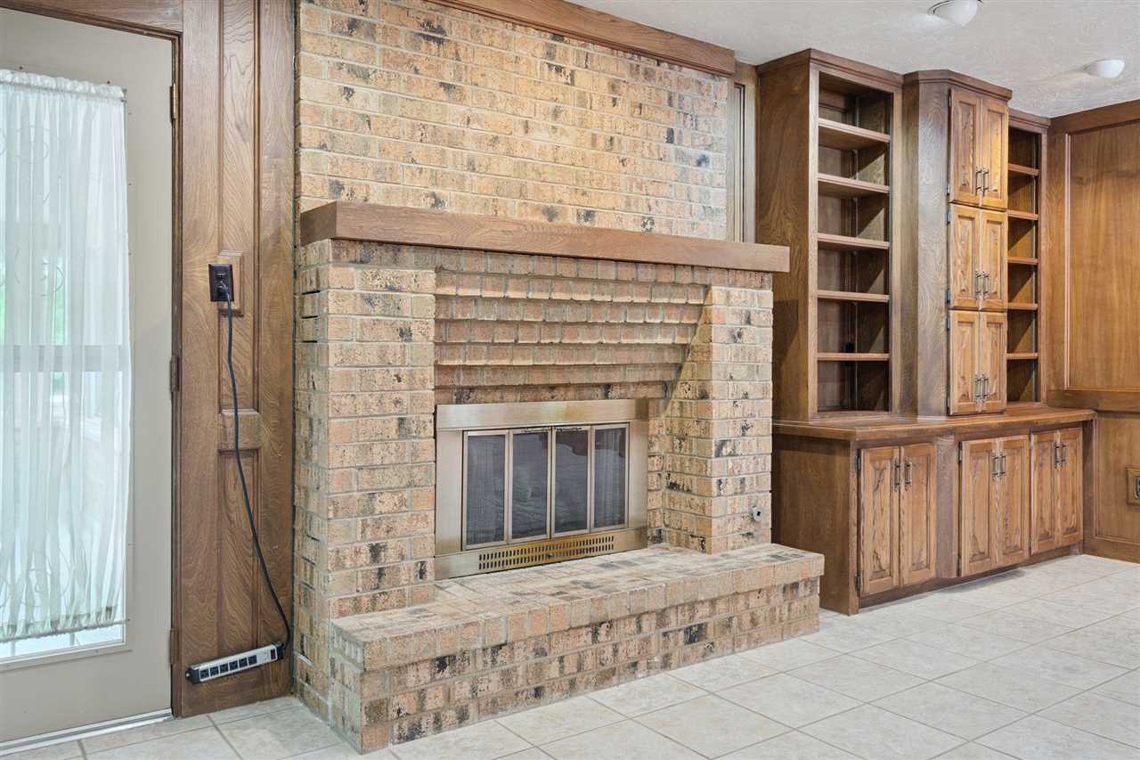 2813 NE Shelter Creek Dr