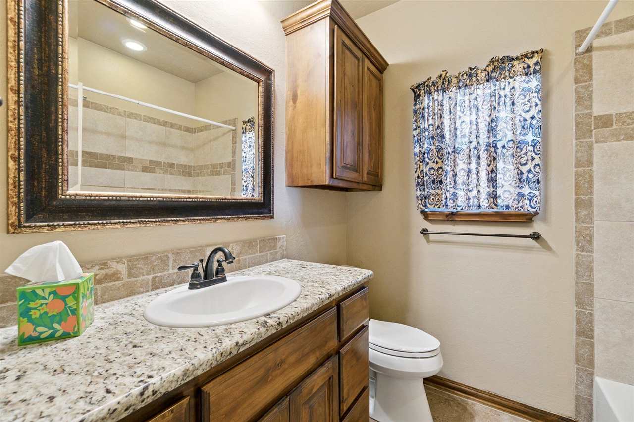 1408 Limestone, Elgin