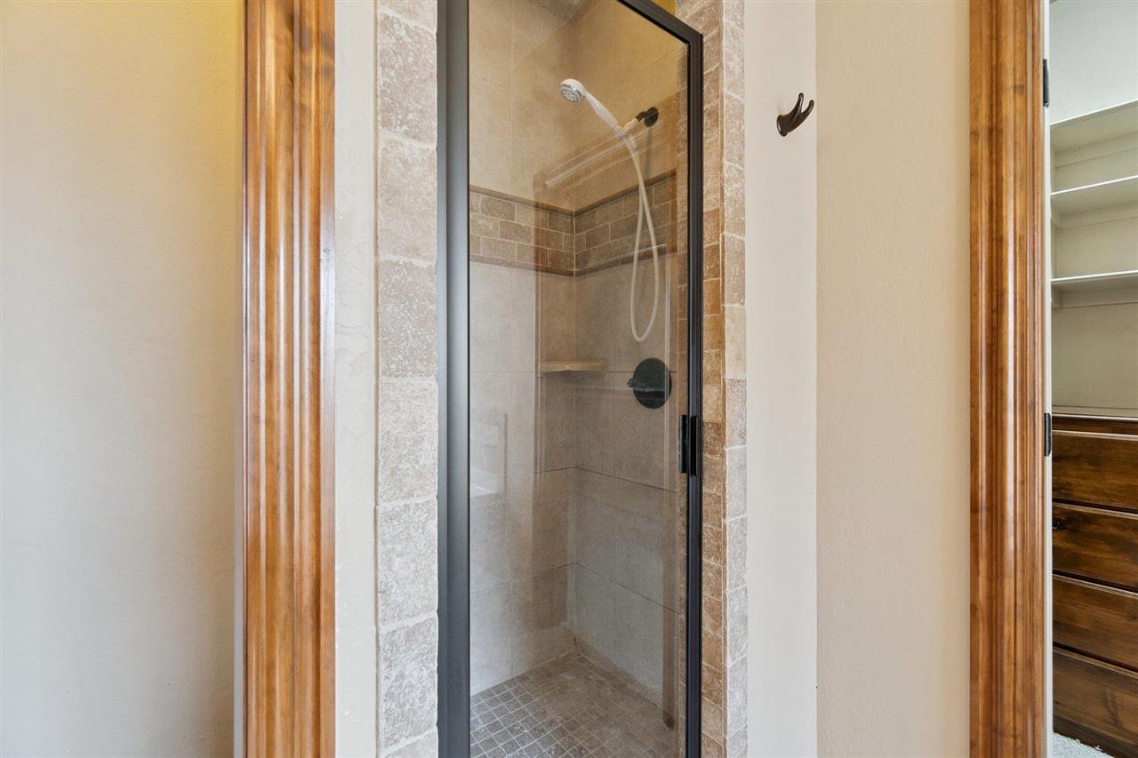 1408 Limestone, Elgin