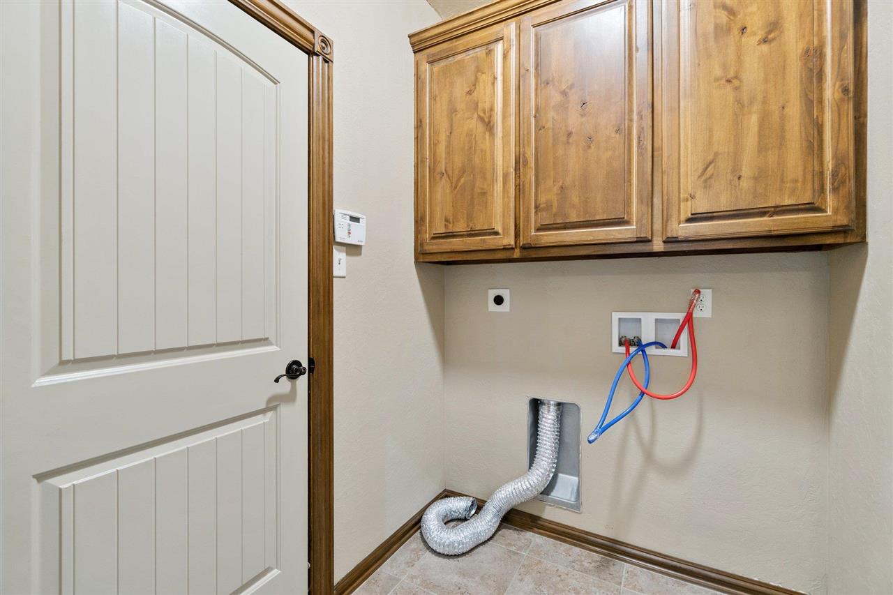 1408 Limestone, Elgin