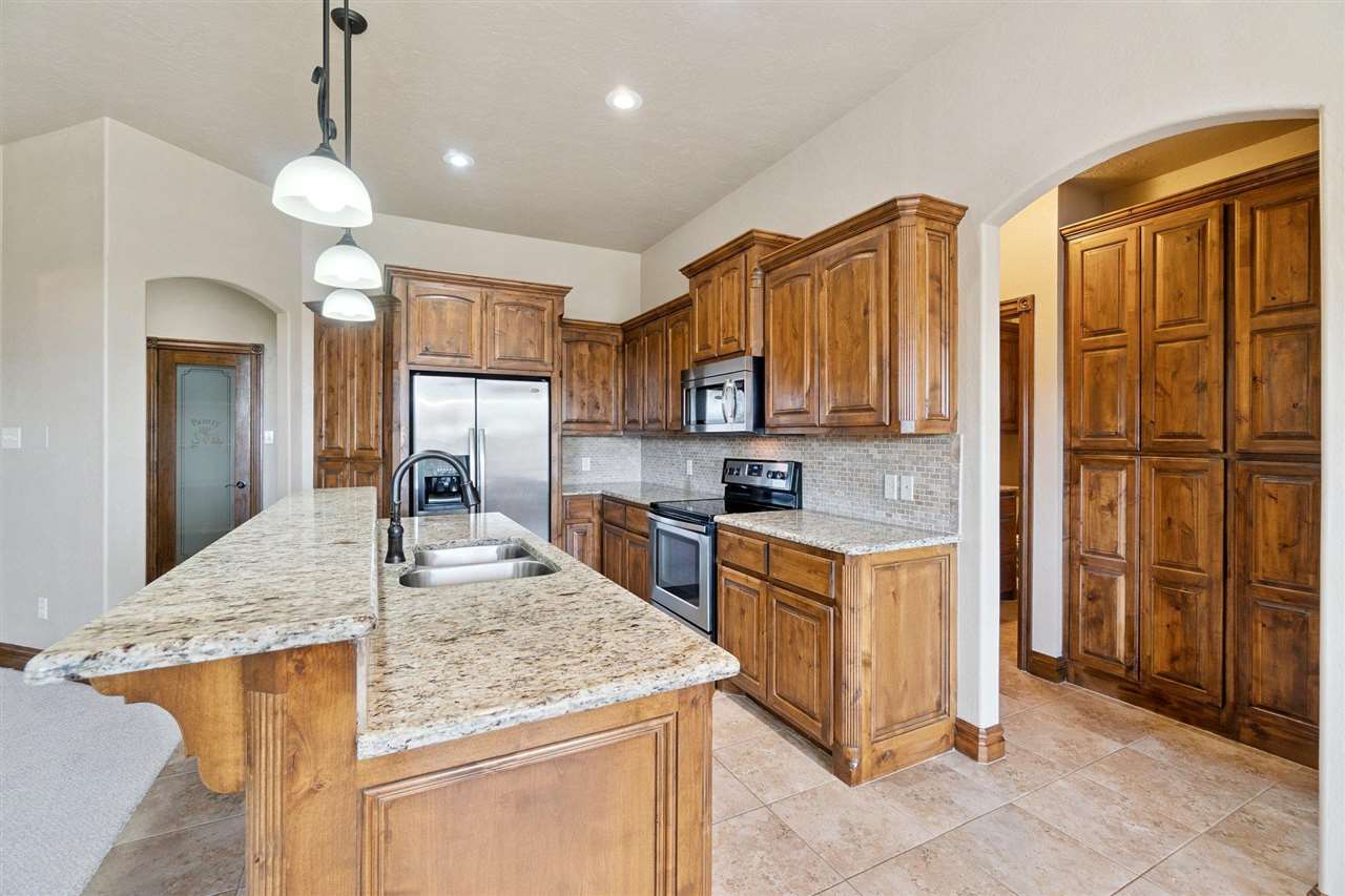 1408 Limestone, Elgin