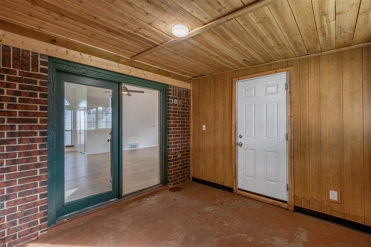 3904 SW Parkridge Blvd