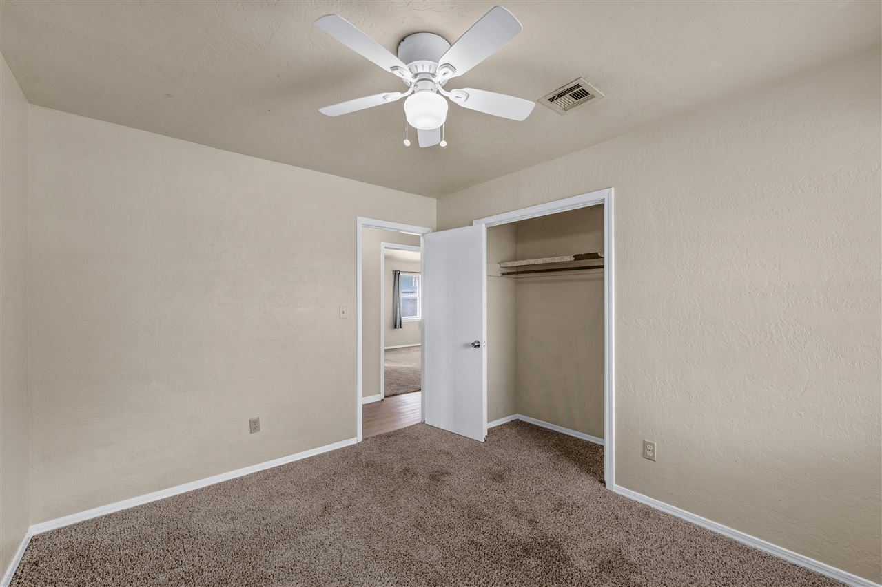 3904 SW Parkridge Blvd