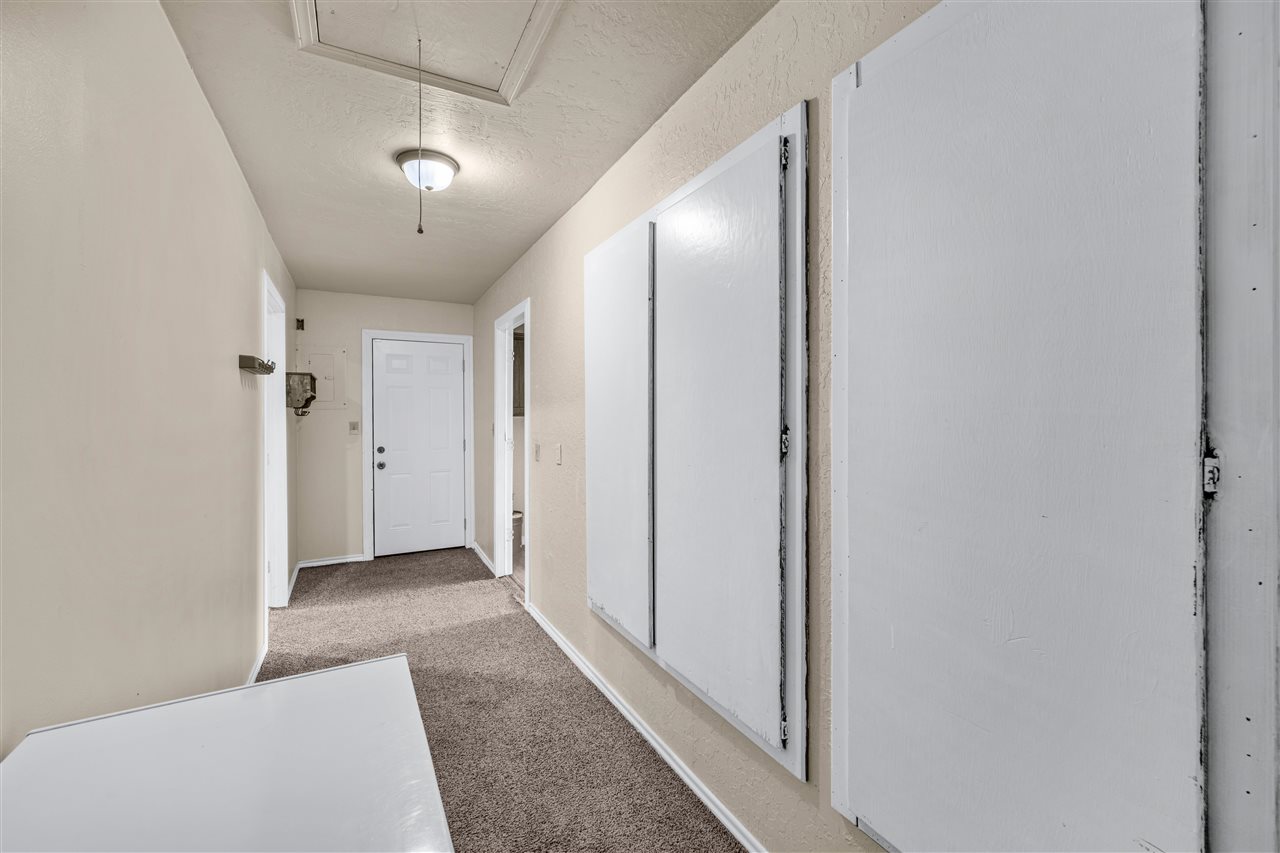 3904 SW Parkridge Blvd