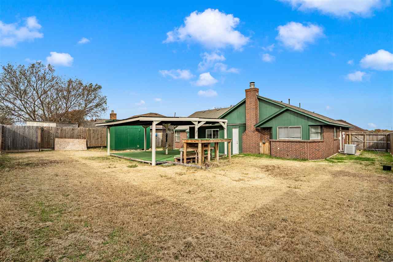 3904 SW Parkridge Blvd