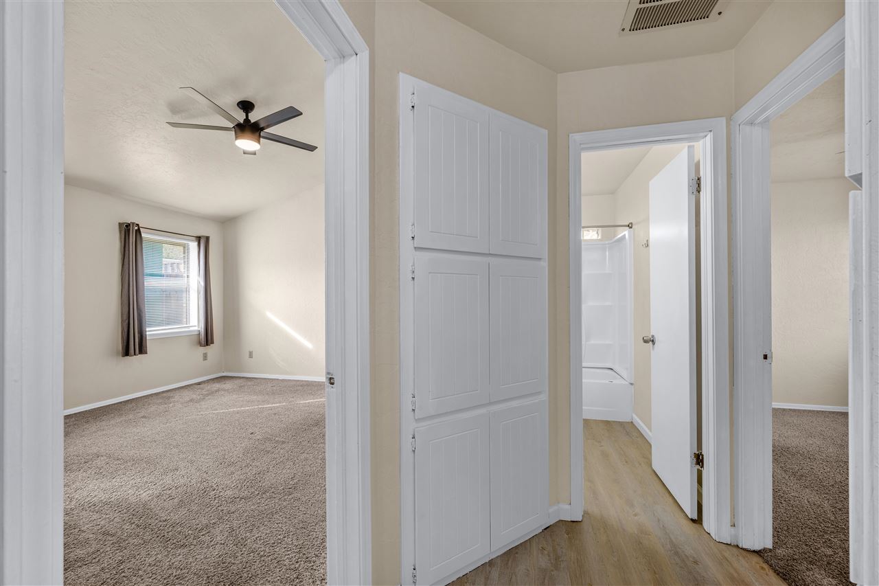 3904 SW Parkridge Blvd