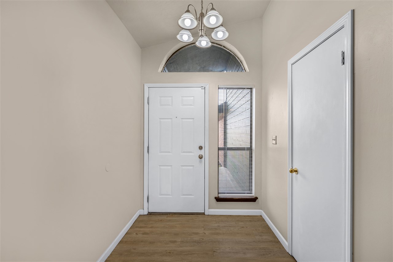 3904 SW Parkridge Blvd