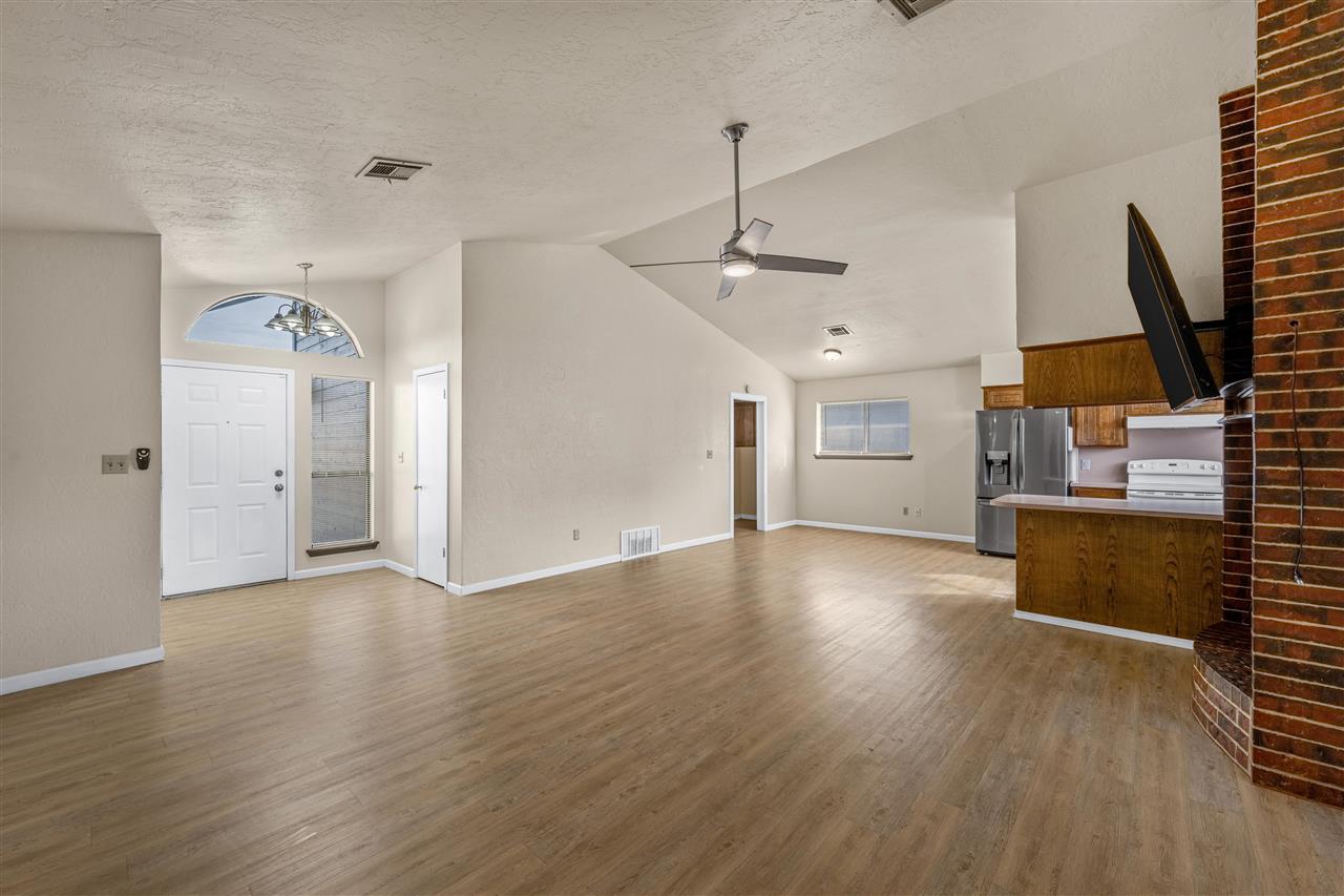 3904 SW Parkridge Blvd