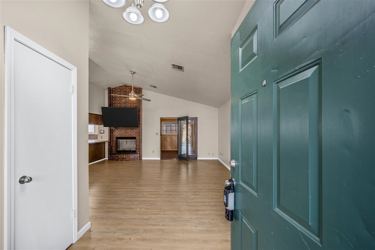 3904 SW Parkridge Blvd