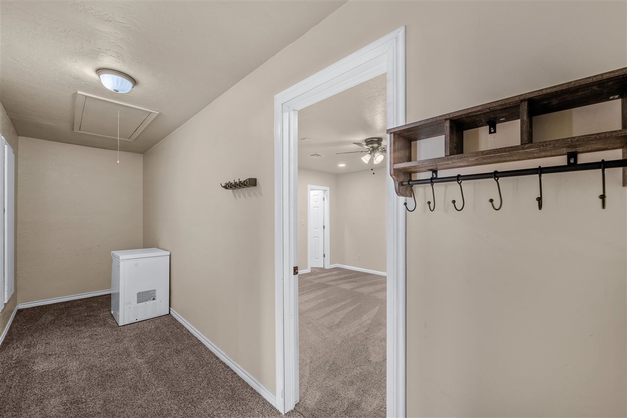 3904 SW Parkridge Blvd