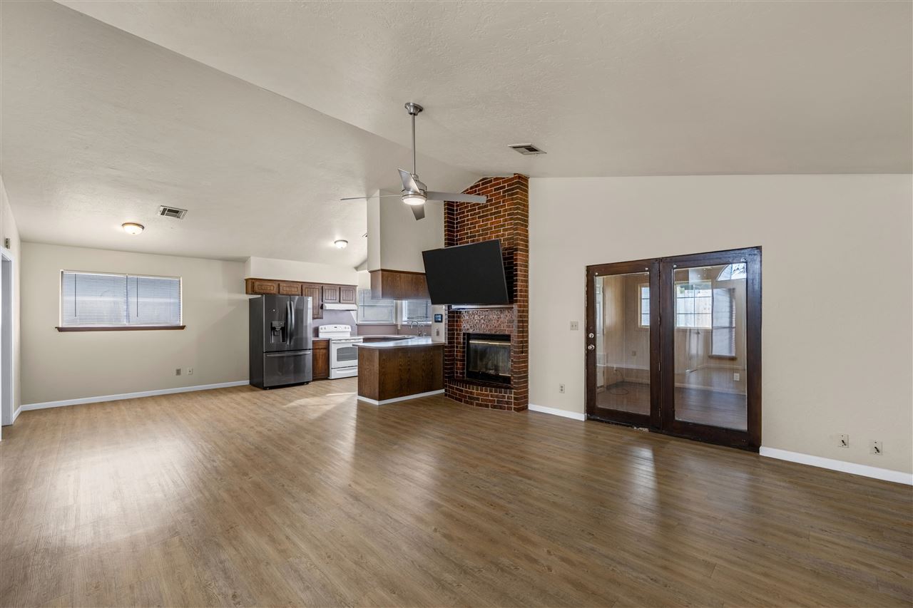 3904 SW Parkridge Blvd