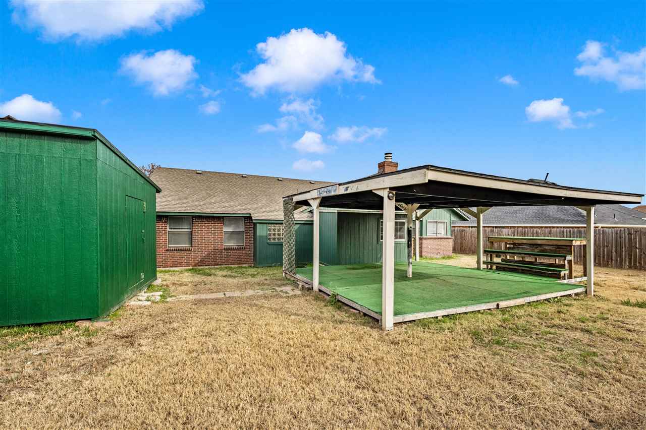 3904 SW Parkridge Blvd