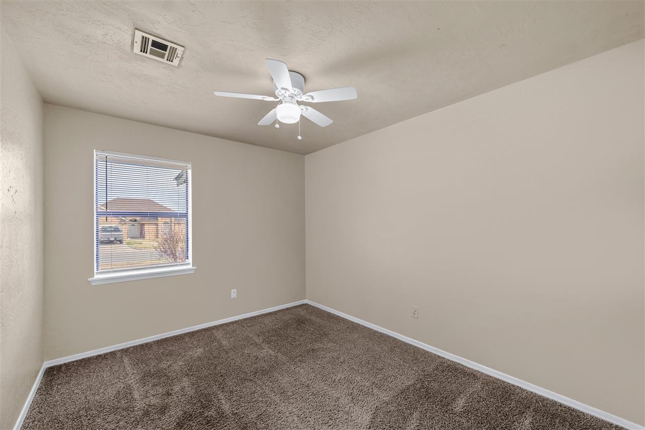 3904 SW Parkridge Blvd