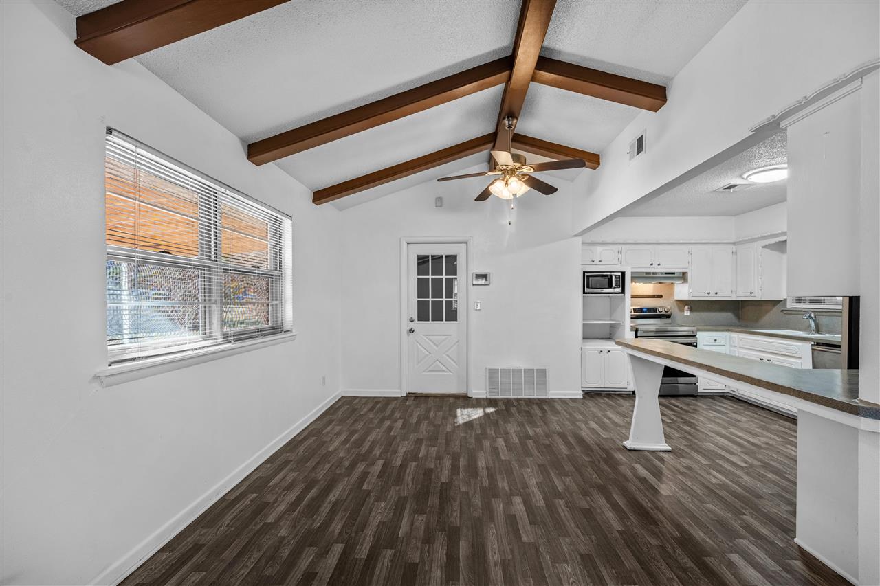 5624 NW Eisenhower Dr