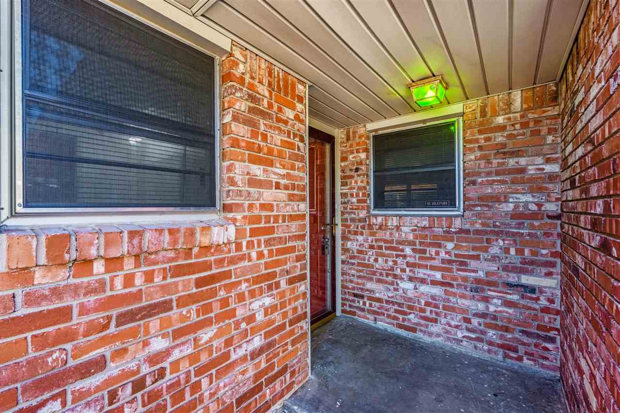 5624 NW Eisenhower Dr